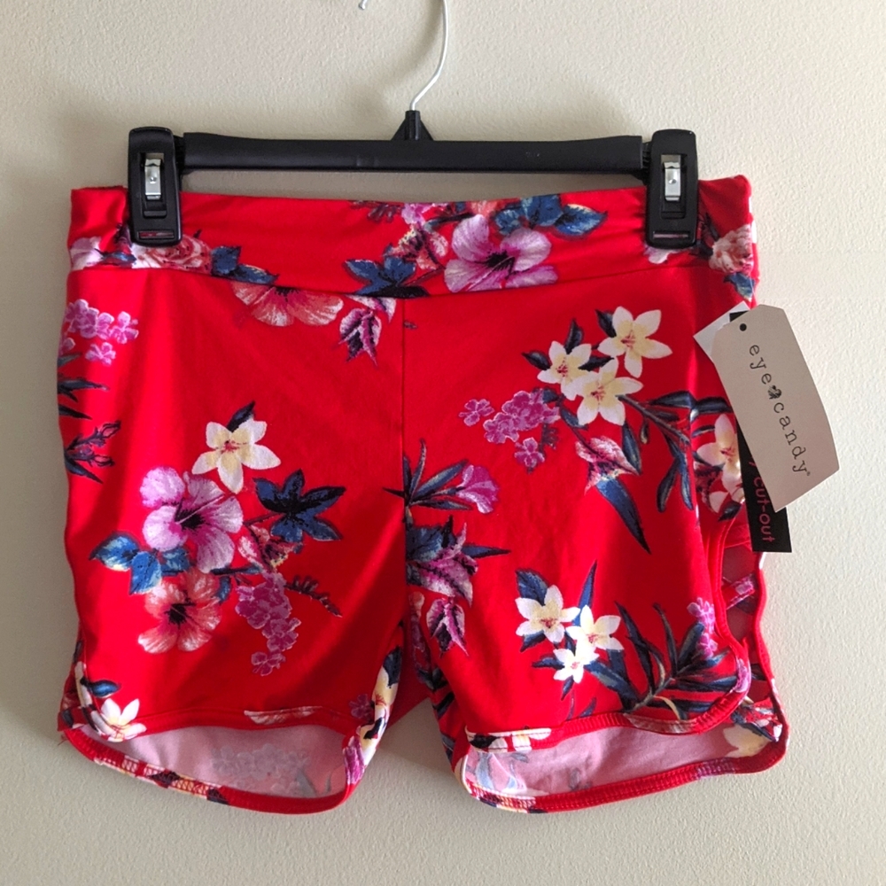 Eye candy shorts with side cut-outs